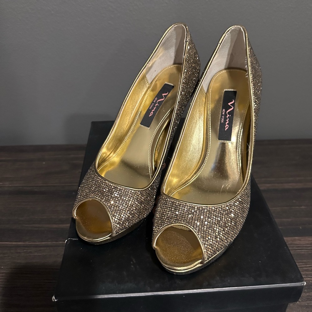 Nina gold metallic open toe heel - Picture 2 of 6